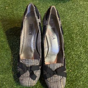 Women’s 12, comfy plaid pump! Kenneth Cole-Tribeca